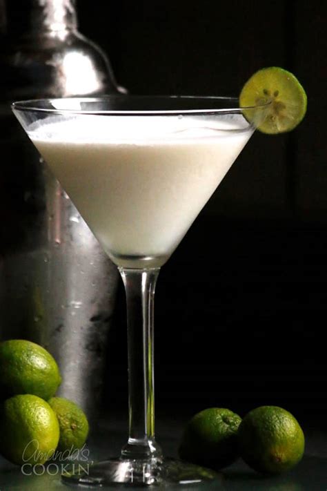 key-lime-pie-martini-amandas-cookin image