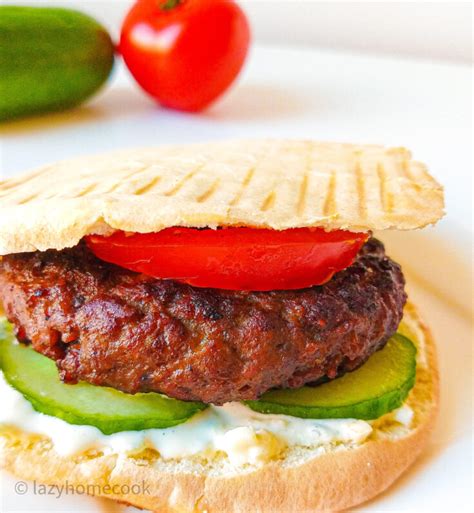 pita-burger-recipe-with-easy-sauce-lazyhomecook image