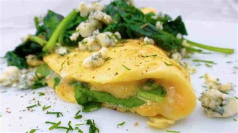 easy-blue-cheese-spinach-omelette-simple-tasty-good image