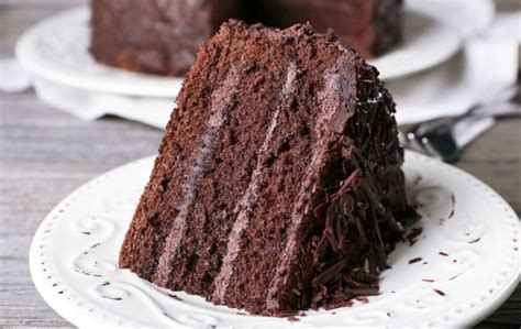 gluten-egg-and-dairy-free-chocolate-cake-momables image
