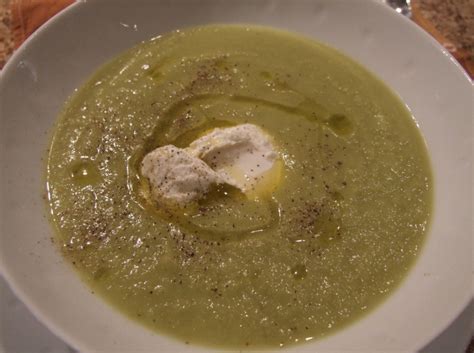 pea-and-celery-soup-balkan-and-mediterranean-food image