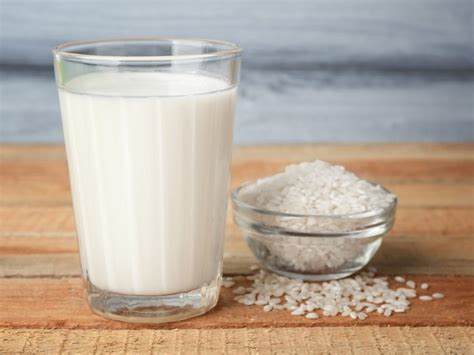 5-proven-benefits-of-rice-milk-organic-facts image