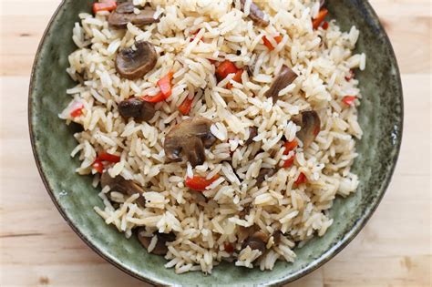 mushroom-and-red-pepper-rice-pilaf-barefeet-in-the image