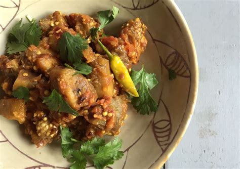 smoky-indian-eggplant-and-spicy-tomato-recipe-viet image