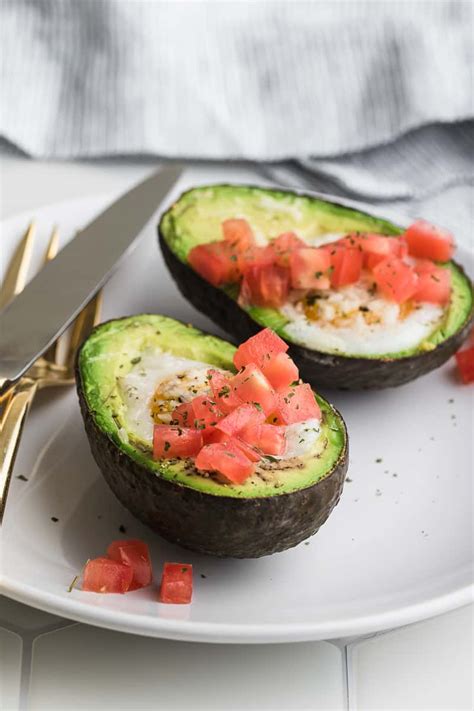 low-carb-baked-avocado-egg-keto-healthy-fitness image