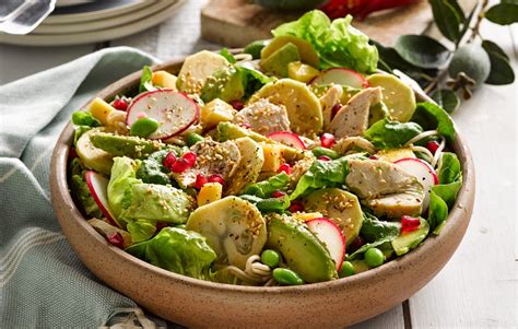 autumn-chicken-salad-with-feijoa-dressing-healthy image