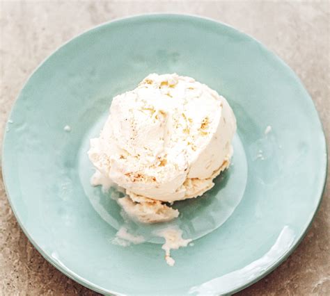 maui-snow-white-russian-ice-cream-recipe-seduction image