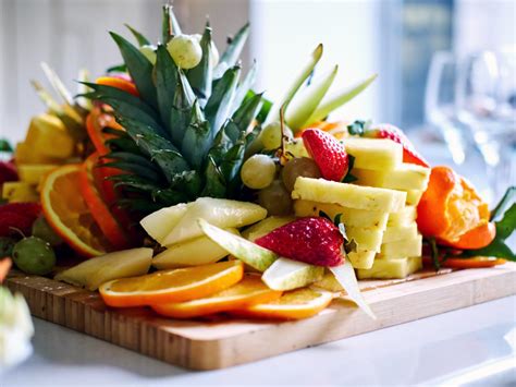 7-pretty-fruit-platter-ideas-from-instagram-food image