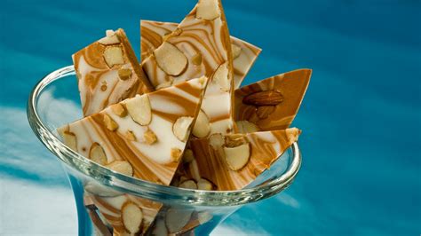 cinnamon-swirled-almond-bark-recipe-hersheyland image
