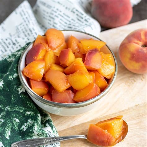 easy-peach-compote-3-ingredients-veggie-desserts image