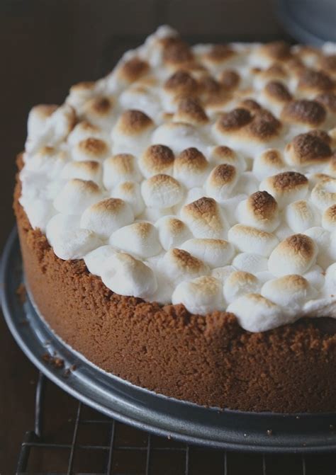 chocolate-pie-recipe-with-marshmallow-topping image