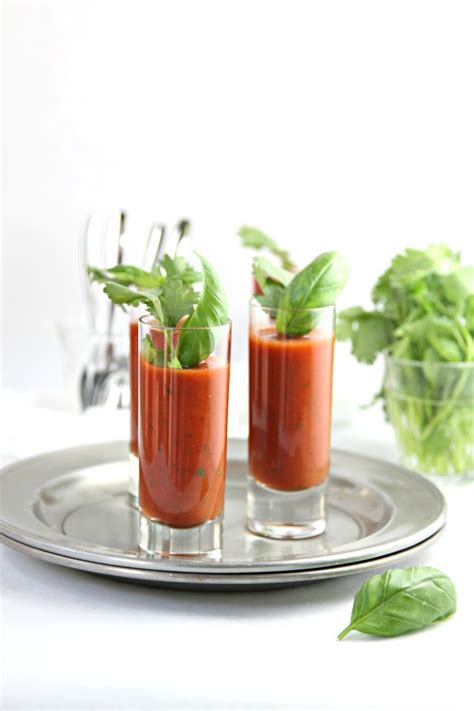 chilled-spicy-tomato-soup-shots-bell-alimento image