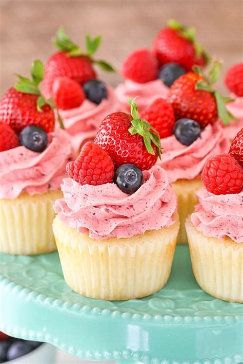 berries-and-cream-cupcakes-vanilla-cupcakes-mixed image