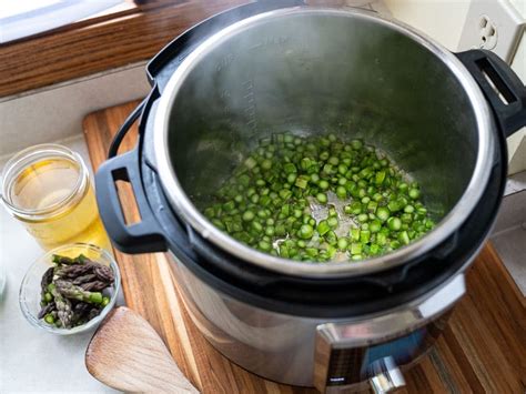 instant-pot-asparagus-risotto-pressure-cooker image