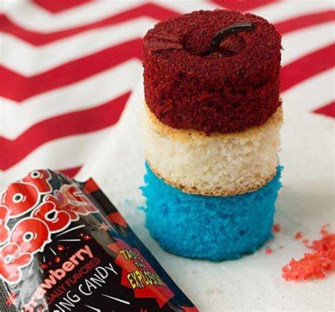 firecracker-cupcakes-patriotic-recipes-its-yummi image