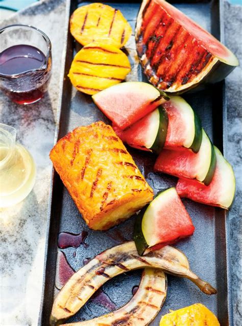 grilled-fruit-platter-ricardo image