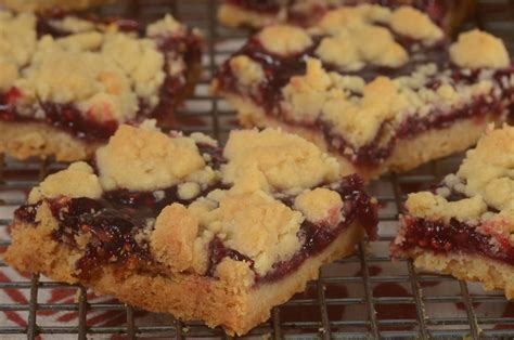 raspberry-shortbread-bars-recipe-video image