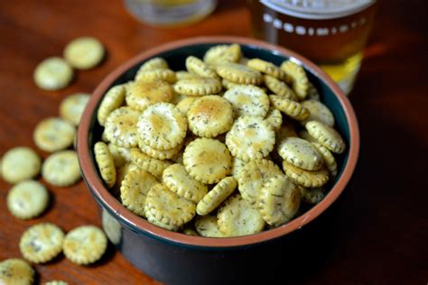 garlic-herb-oyster-crackers-ciao-chow-bambina image