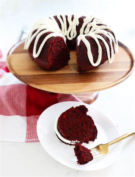 red-velvet-bundt-cake-weekend-craft image