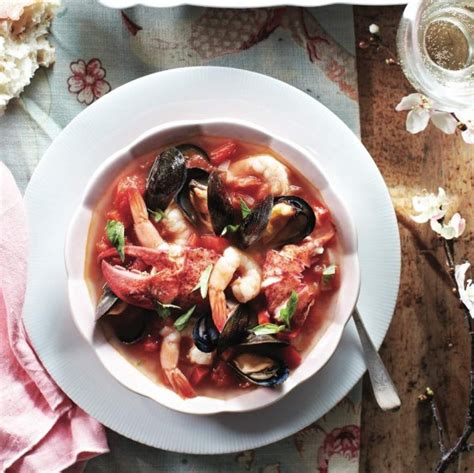 italian-seafood-stew-recipe-chatelaine image