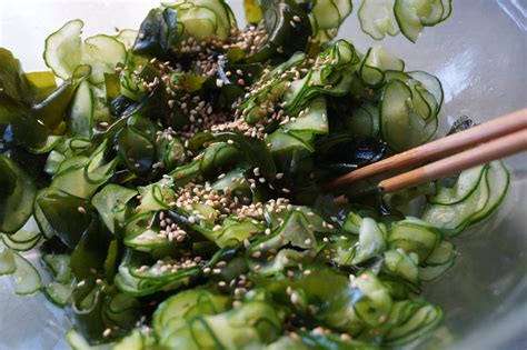 cucumber-and-wakame-seaweed-sunomono image