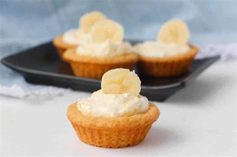 easy-banana-cream-cookie-cups-with-banana-pudding image