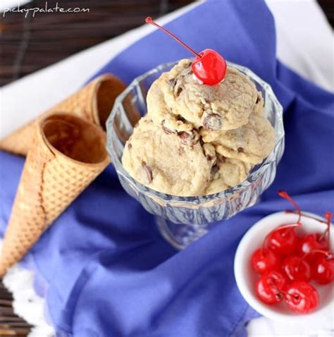 ice-cream-chocolate-chip-cookies-best-chocolate-chip-cookies image
