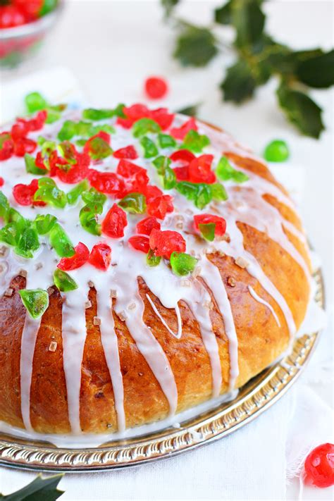 32-holiday-loaves-and-christmas-bread-recipes-31 image