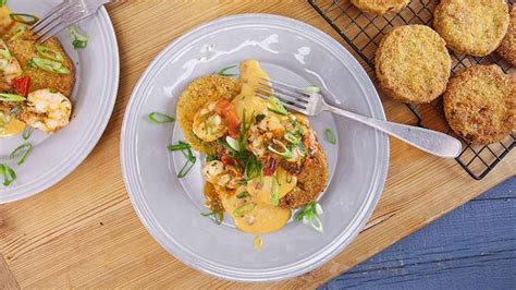 rachaels-fried-green-tomatoes-with-pimiento-cheese image