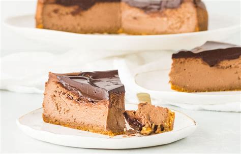 chocolate-amaretto-cheesecake-the-itsy-bitsy-kitchen image