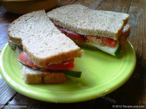 simple-cucumber-and-tomatoes-sandwich image