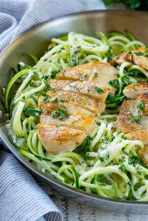 light-and-healthy-chicken-alfredo-recipe-with-zoodles image