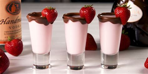 best-chocolate-covered-strawberry-shooters image