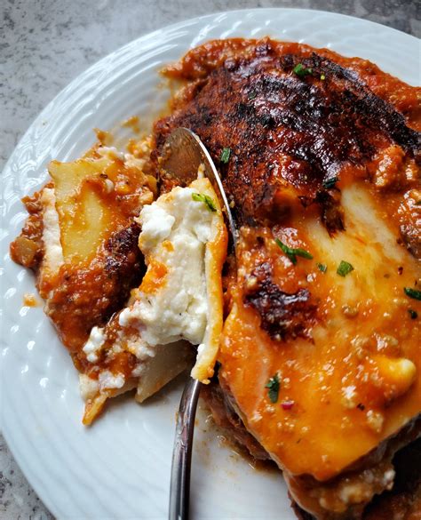 traditional-beef-and-cheese-lasagna-canadian-cooking image