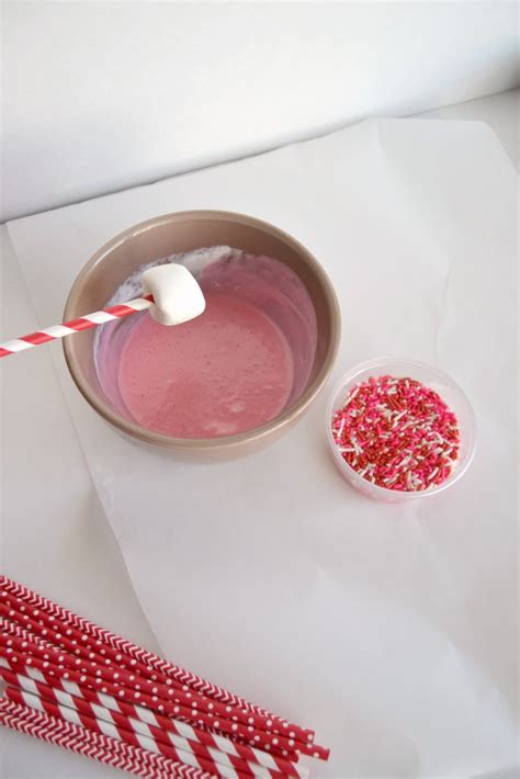 adorable-valentine-marshmallow-treats-gift-bag-idea image