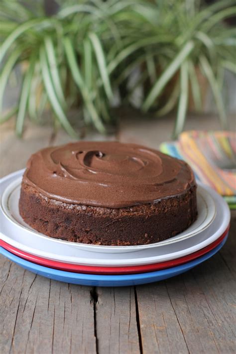 chocolate-mud-cake-easy-dessert-recipe-sailusfood image