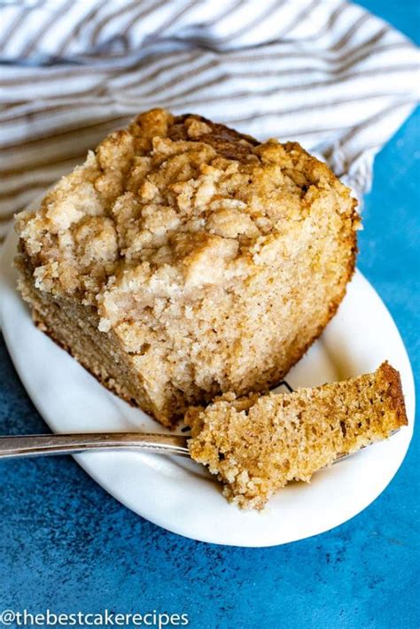 spice-crumb-cake-recipe-easy-cinnamon-breakfast-cake image