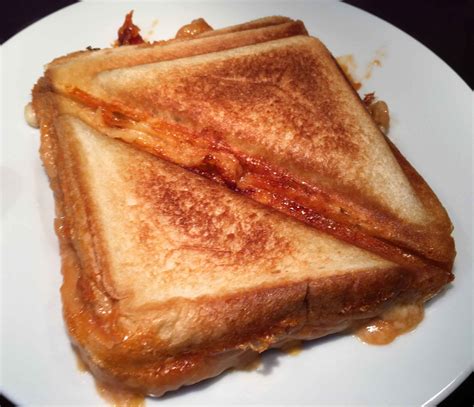 baked-bean-and-cheese-toasted-sandwich-toastie image