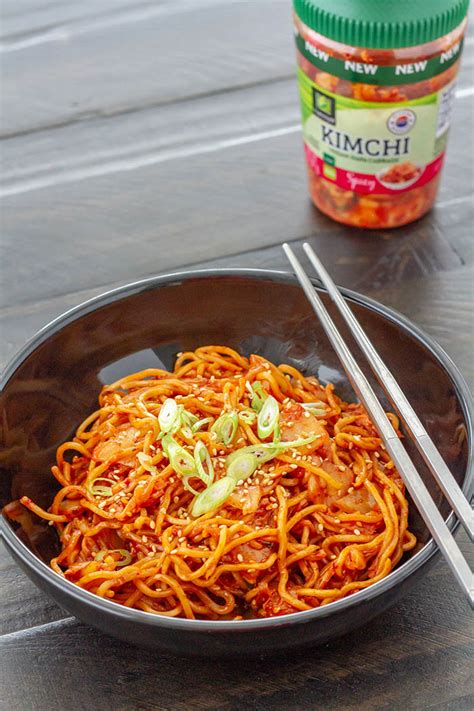 kimchi-yakisoba-japanese-stir-fried-noodles-with image