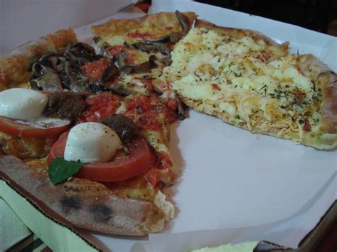 lets-talk-food-homemade-chicken-pizza-with-catupiry image
