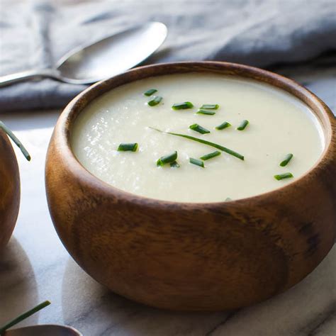 chilled-vidalia-onion-soup-garlic-zest image