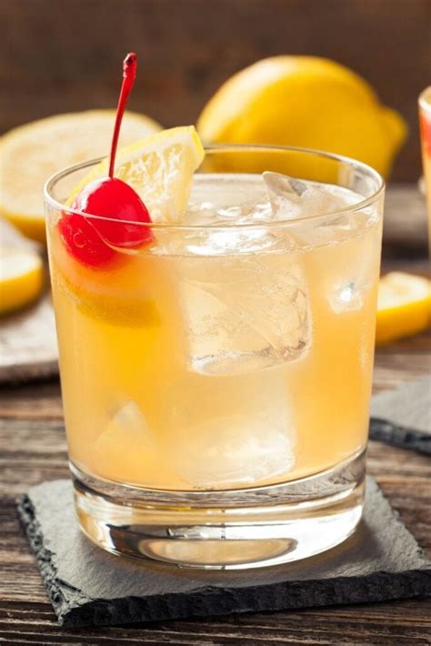20-scotch-cocktails-to-sip-and-savor-easy image