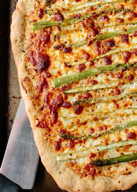 recipe-roasted-asparagus-ricotta-pizza-kitchn image