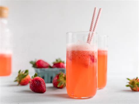 sparkling-strawberry-lemonade-recipe-eatrightorg image