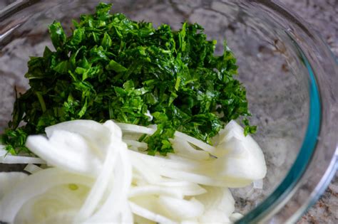 onion-and-parsley-salad-simply-lebanese image