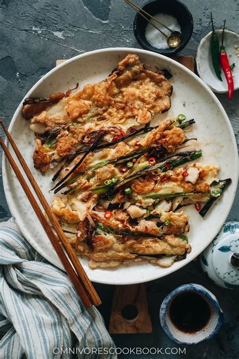 korean-seafood-pancake-haemul-pajeon-omnivores image
