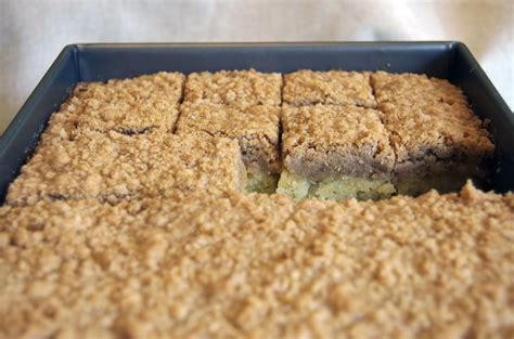 marthas-classic-crumb-cake-so-moist-bake-or-break image