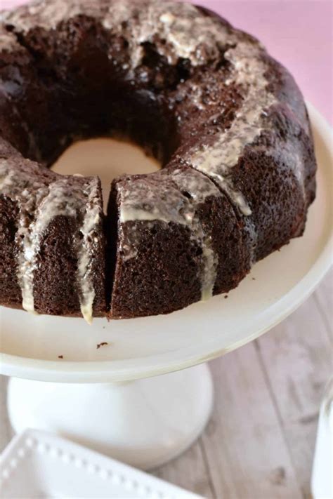 baileys-chocolate-bundt-cake-nelliebellie image