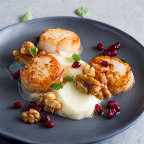 seared-scallops-with-cauliflower-puree-sprinkles-and image