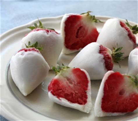 frozen-yogurt-covered-strawberries-chatelaine image